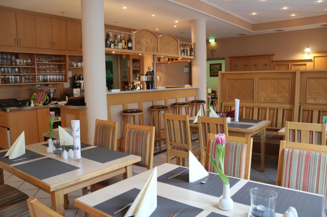 Stadthotel Deggendorf Bagian luar foto