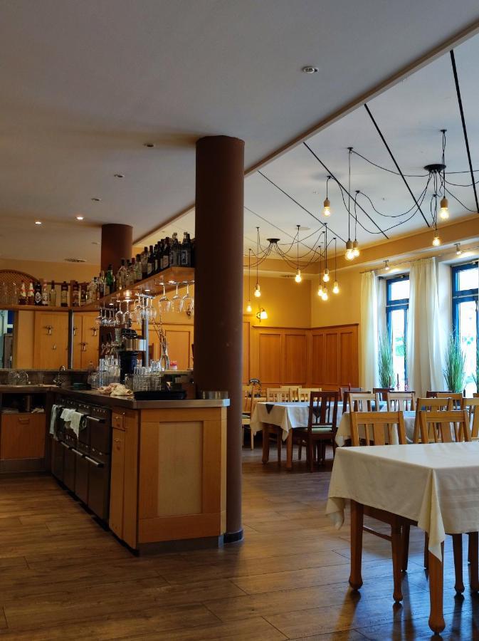 Stadthotel Deggendorf Bagian luar foto